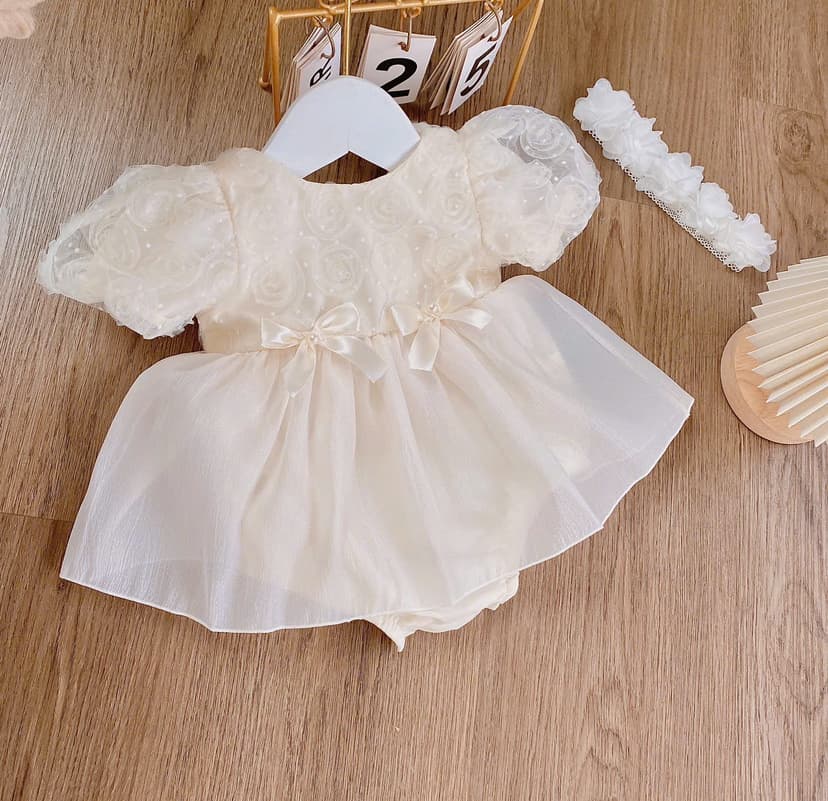 Body lưới kem hoa nổi nơ ngực